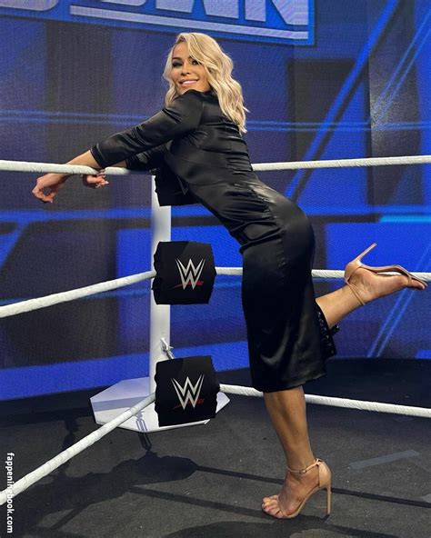 wwe natalya nude|Natalya Neidhart nude pictures